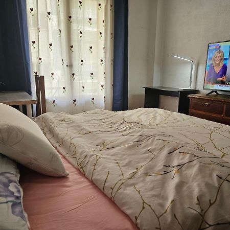 Centrica Habitacion Bed and Breakfast Madrid Esterno foto